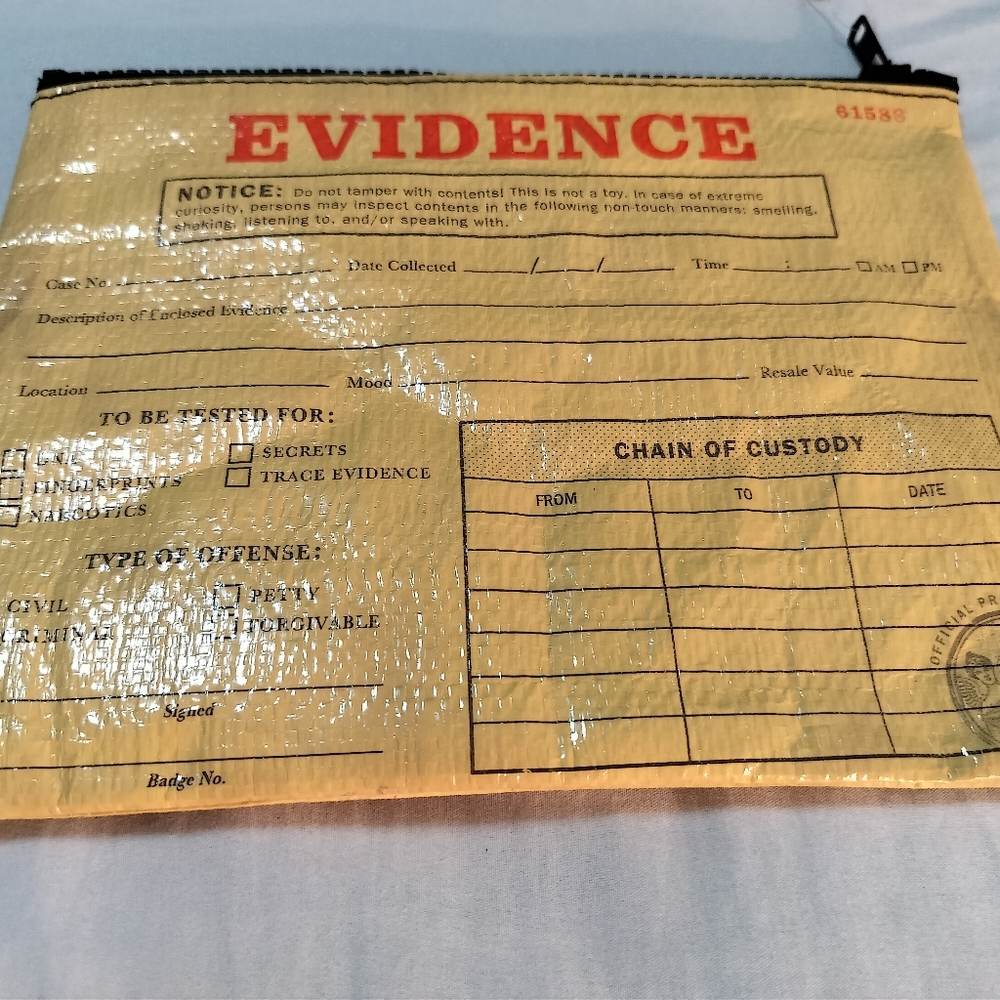 Evidence make-up pouch - Picture 2 of 4